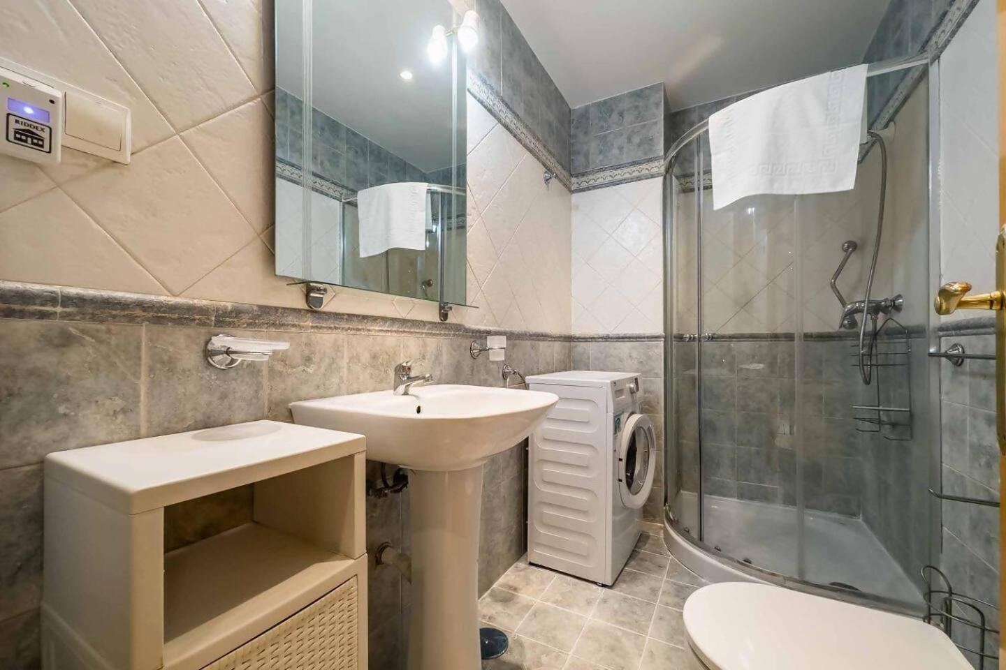 Cyv Centrally Located 1 Bed 1 Bath Near The Beach فوينخيرولا المظهر الخارجي الصورة